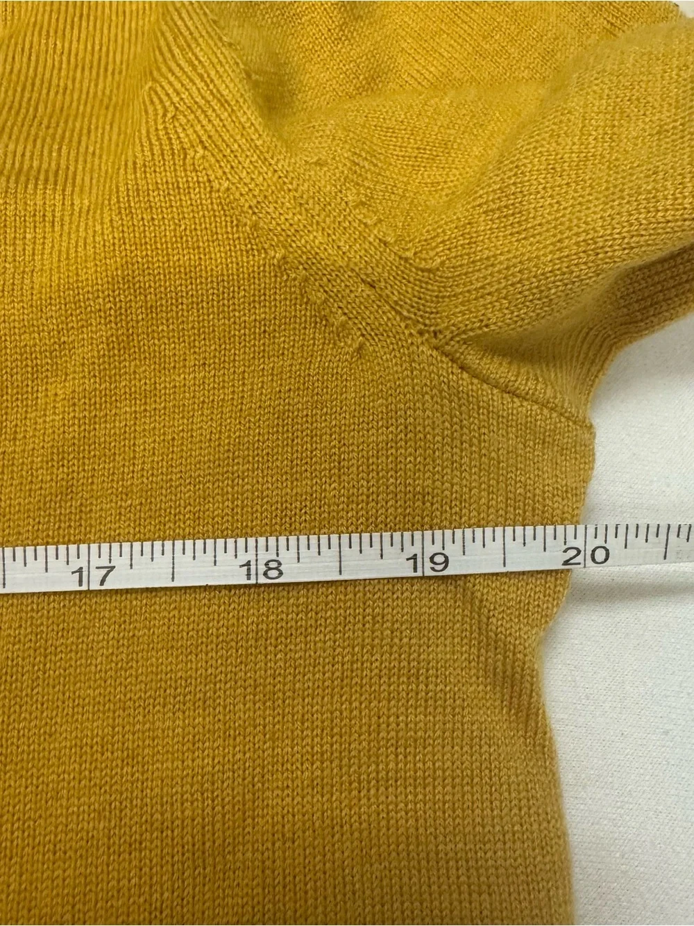 Banana Republic Men's V-Neck Sweater Mustard Gold 100% Extra Fine Merino Wool